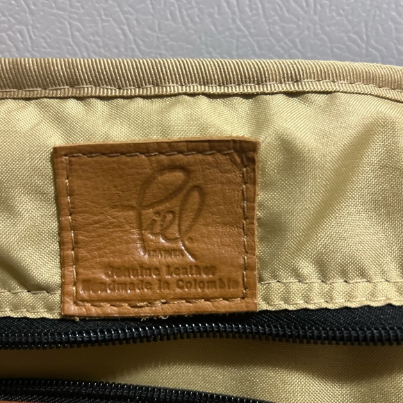 Piel Leather 22" Wheeled Traveler - Picture 7 of 7